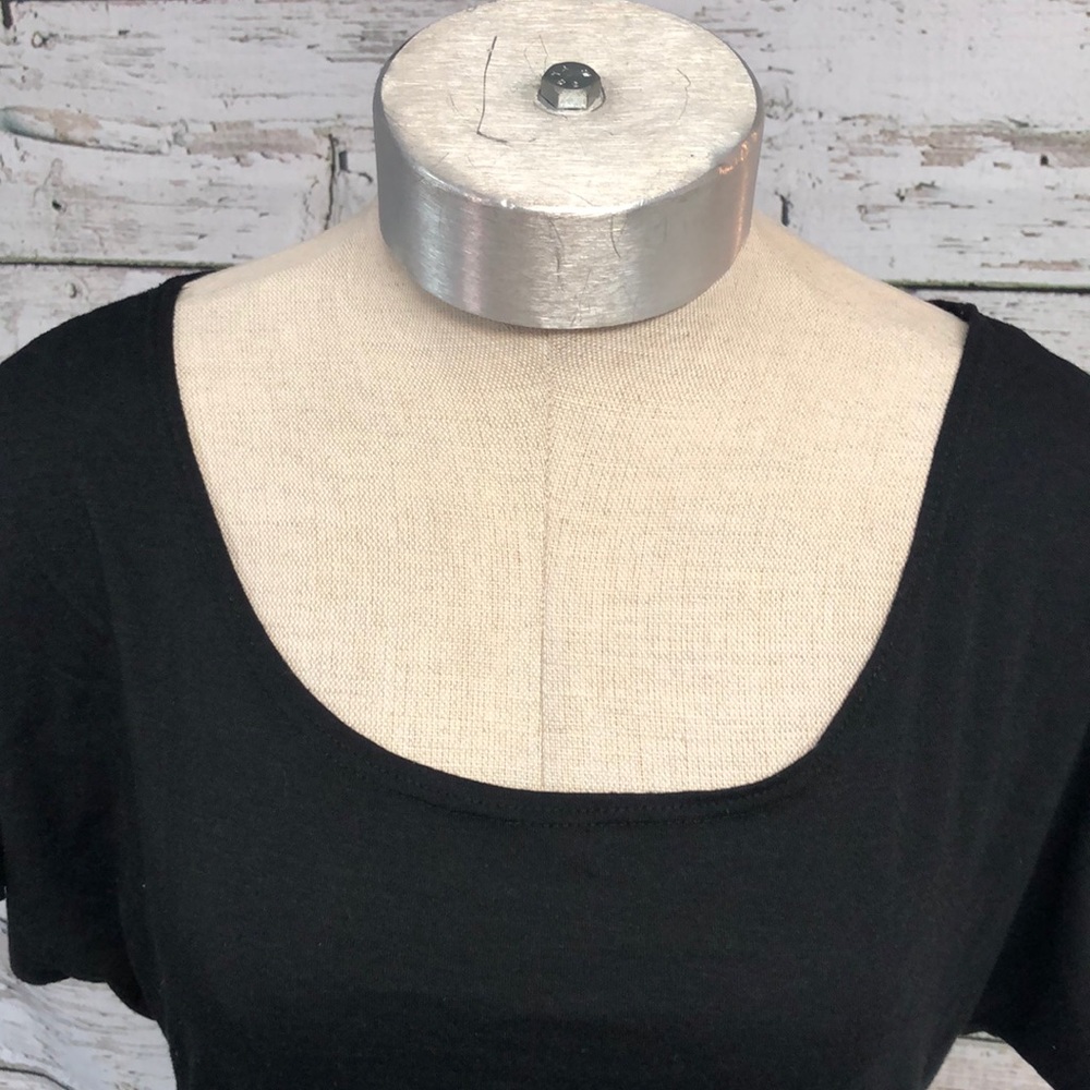 A Knitch Above Distressed Crop Top - Picture 4 of 5
